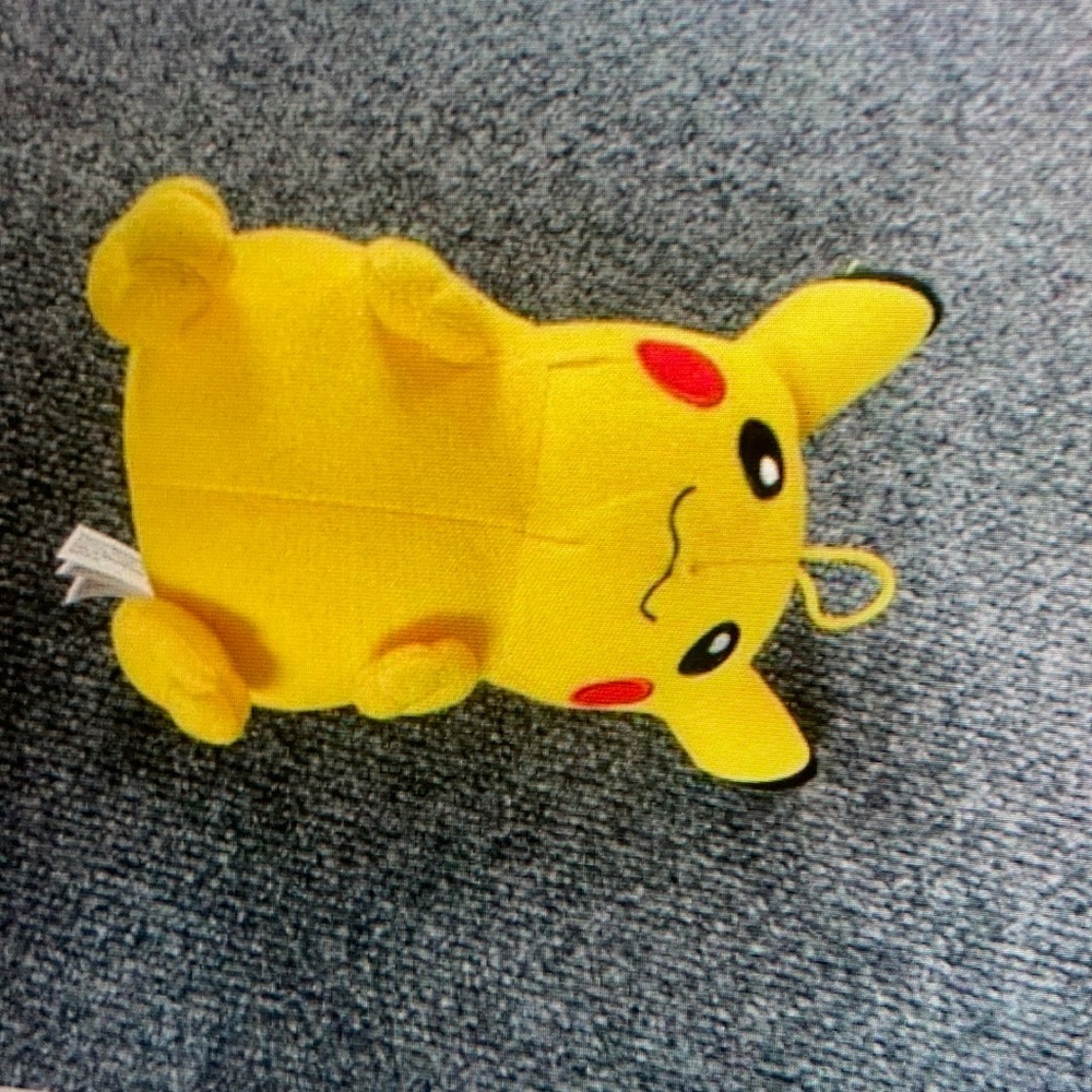 Pikachu 7 plush pokemon 2022 toy